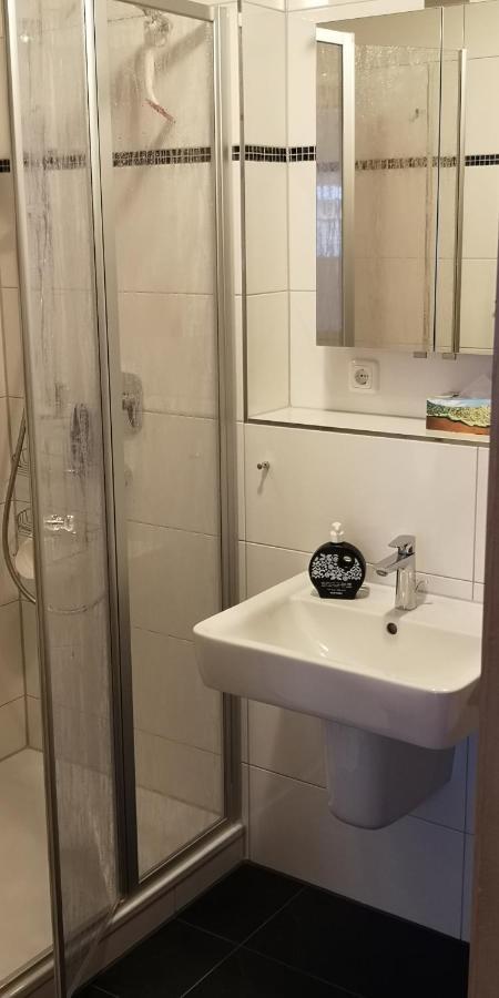 Zentrale Und Strandnahe Ferienwohnung In Kuehlungsborn Ost エクステリア 写真